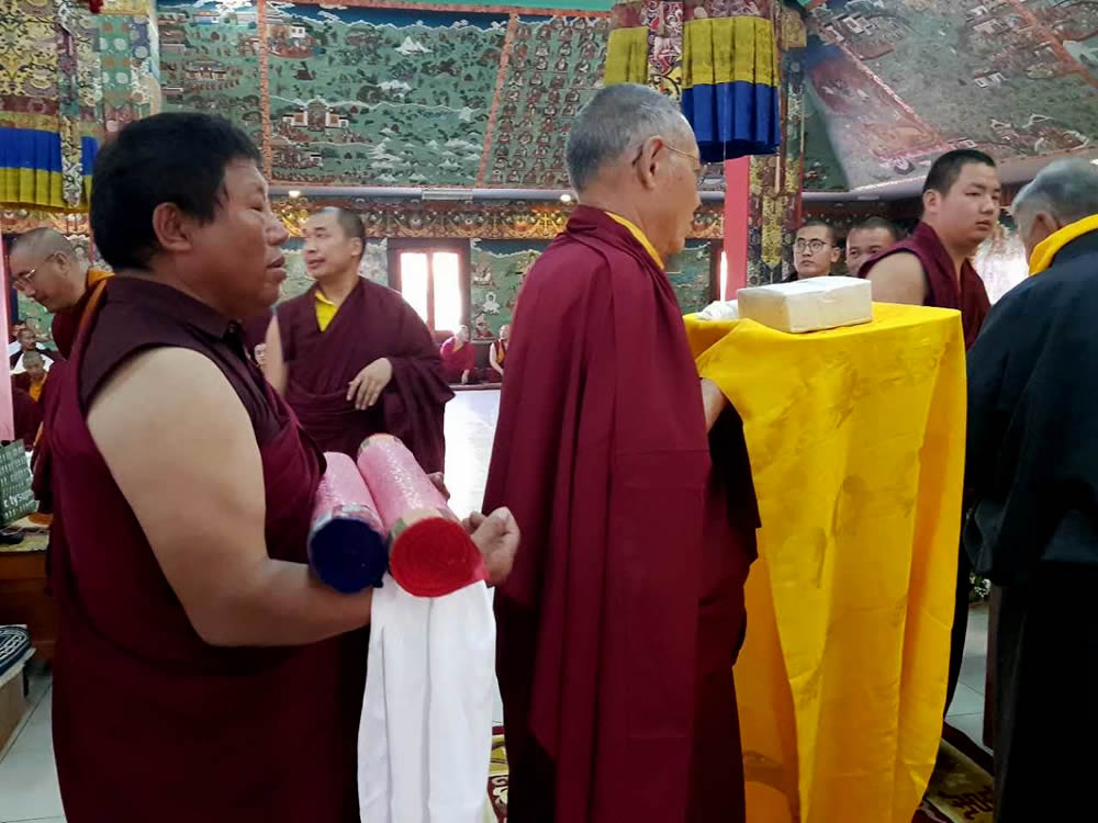 Tenzhug (long-life ceremony) offering to His Eminence Khochhen Rinpoche