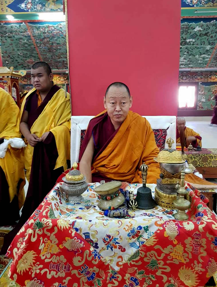 Tenzhug (long-life ceremony) offering to His Eminence Khochhen Rinpoche