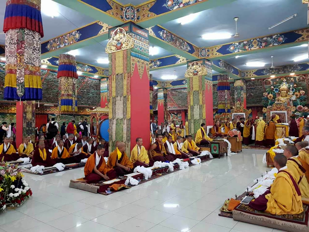 Tenzhug (long-life ceremony) offering to His Eminence Khochhen Rinpoche
