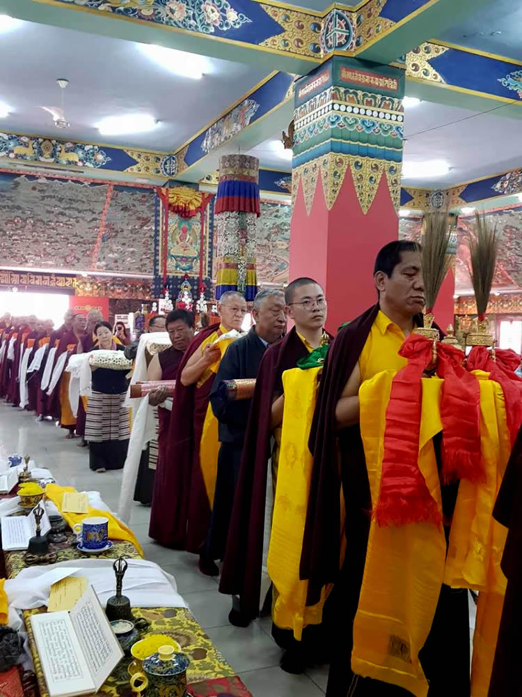 Tenzhug (long-life ceremony) offering to His Eminence Khochhen Rinpoche
