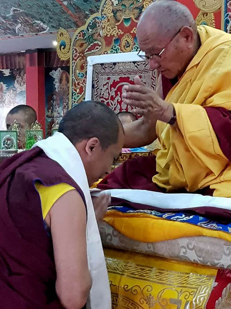 Tenzhug (long-life ceremony) offering to His Eminence Khochhen Rinpoche