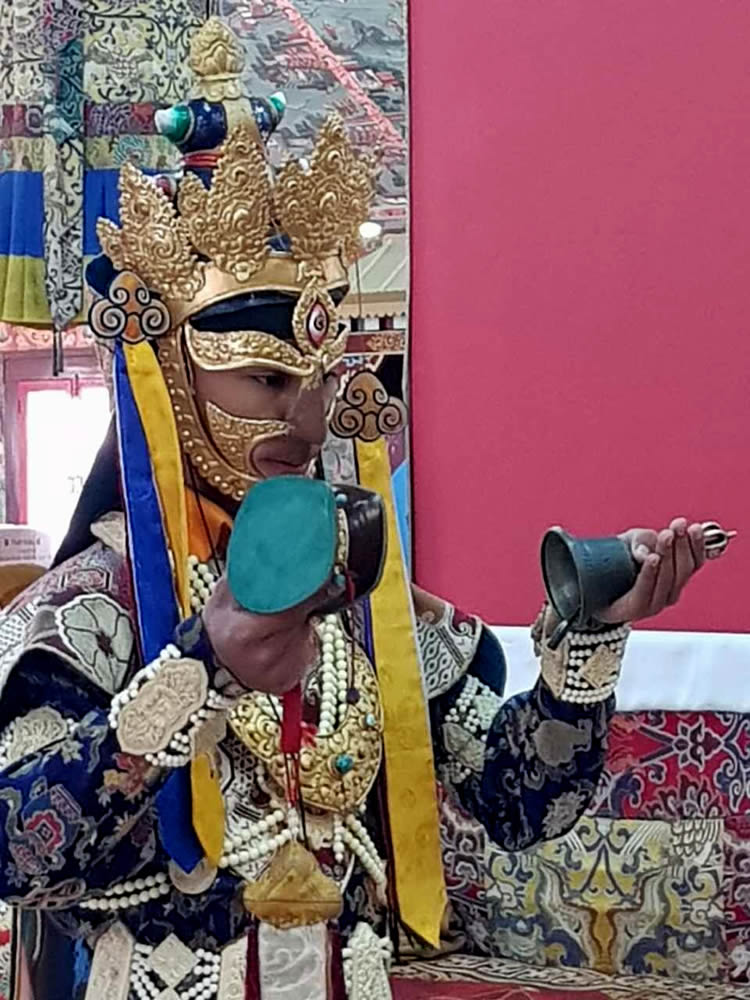 Tenzhug (long-life ceremony) offering to His Eminence Khochhen Rinpoche