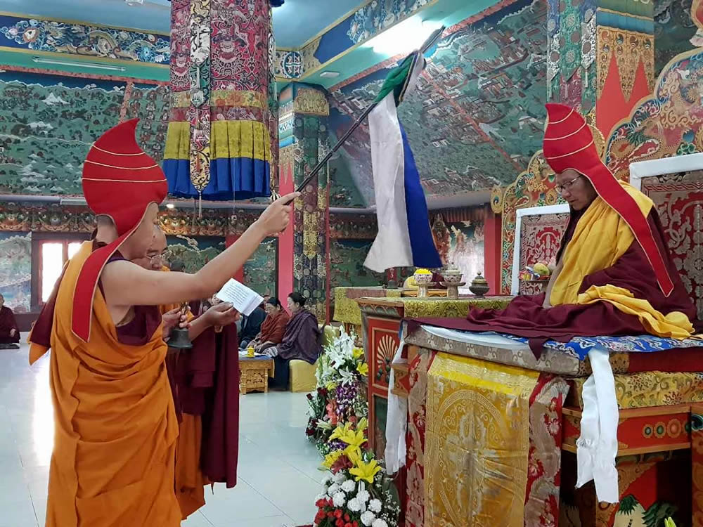 Tenzhug (long-life ceremony) offering to His Eminence Khochhen Rinpoche