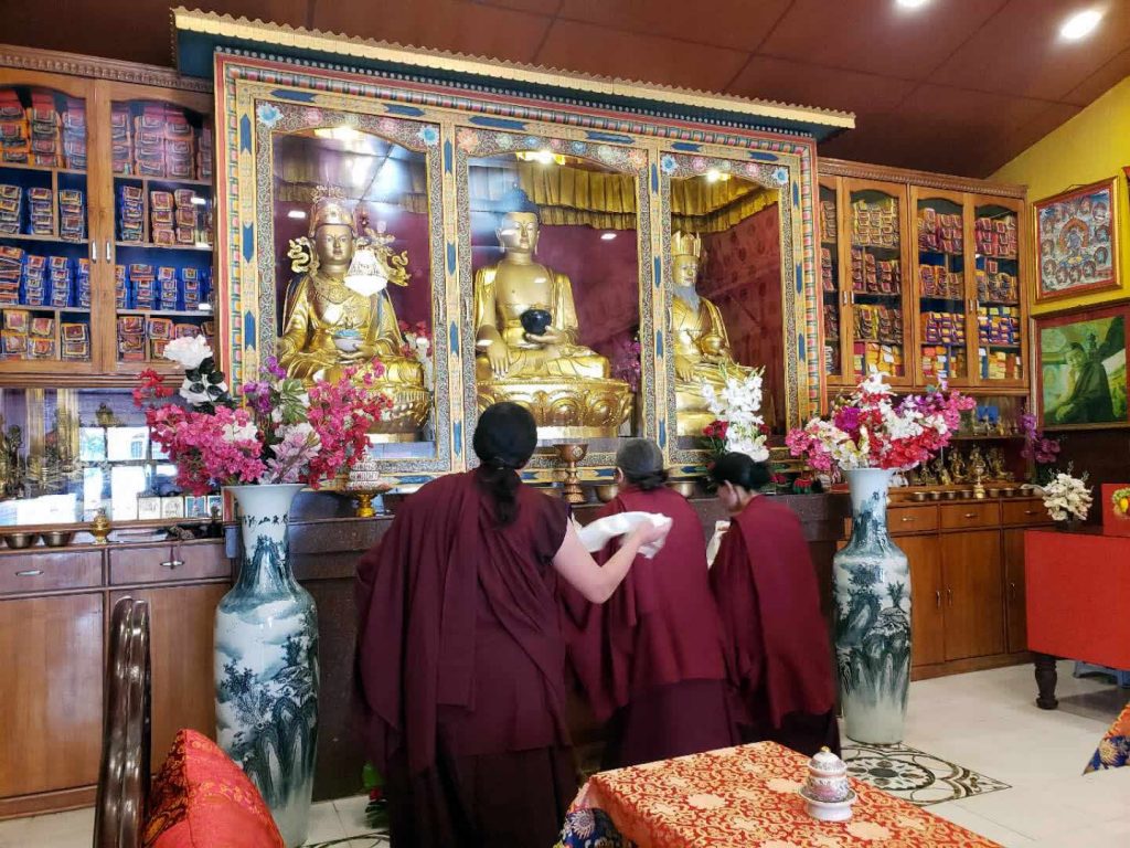 Three Senior Nuns of Samten Tse Complete the Three-Year Retreat