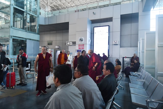 The Arrival of the Kuphung of Lodi Gyari Rinpoche