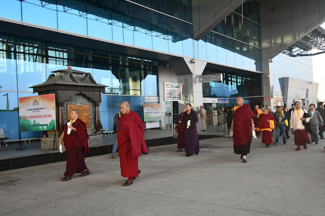 The Arrival of the Kuphung of Lodi Gyari Rinpoche