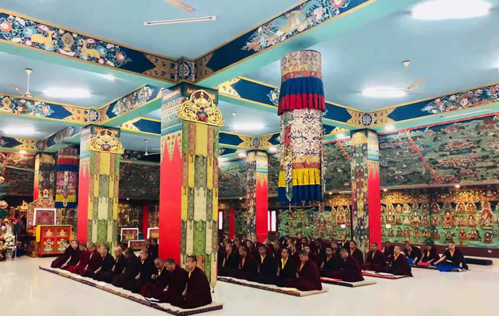 Prayers are offered for Kyabje Kathok Getse Rinpoche